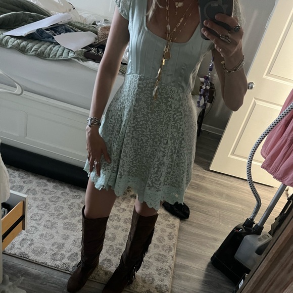 Meet your Posher, Mindy - Picture 4 of 16